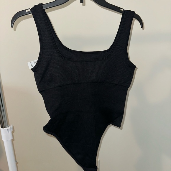 Black Ribbed bodysuit - Picture 3 of 4